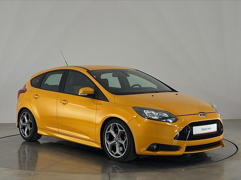 Ford Focus ST - fotka 14 z 25