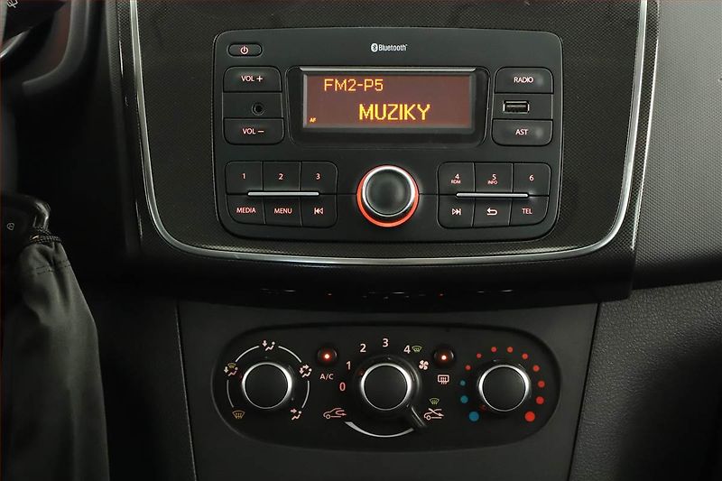 Dacia Logan (2018) 1.0 SCe, ČR,1.maj - fotka 9 z 12