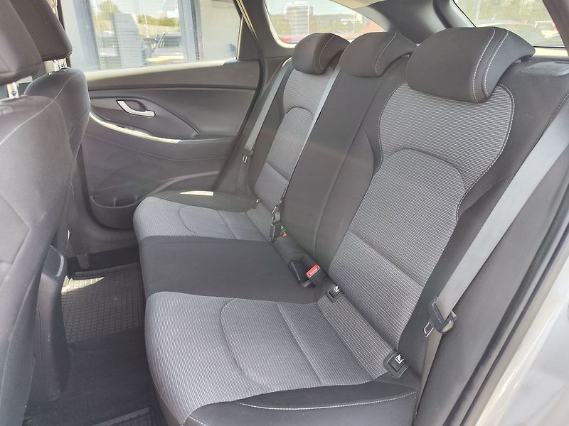 Hyundai i30 1.5 T-GDI/118kW Comfort - fotka 10 z 32