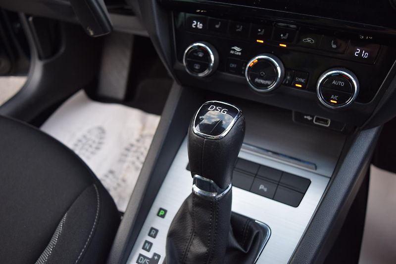Škoda Octavia (2020) 1.5TSI 110kw AMBITION DSG KAM - fotka 37 z 44