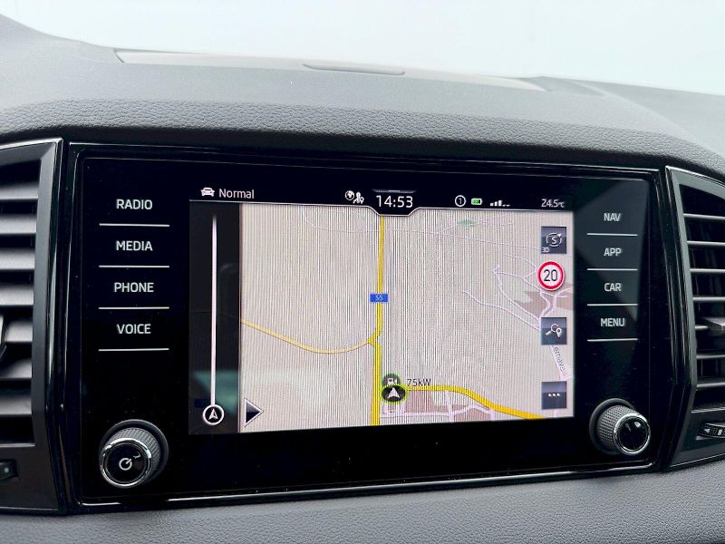 Škoda Karoq (2024) 2.0TSI 140kW DSG 4x4 SportLine - fotka 21 z 35