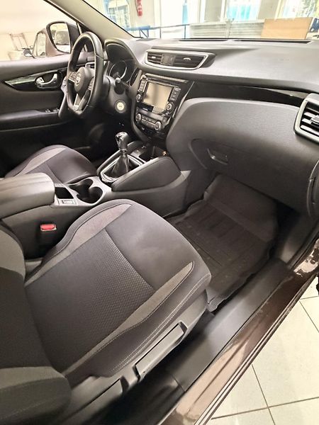 Nissan Qashqai 1,3 - fotka 25 z 29