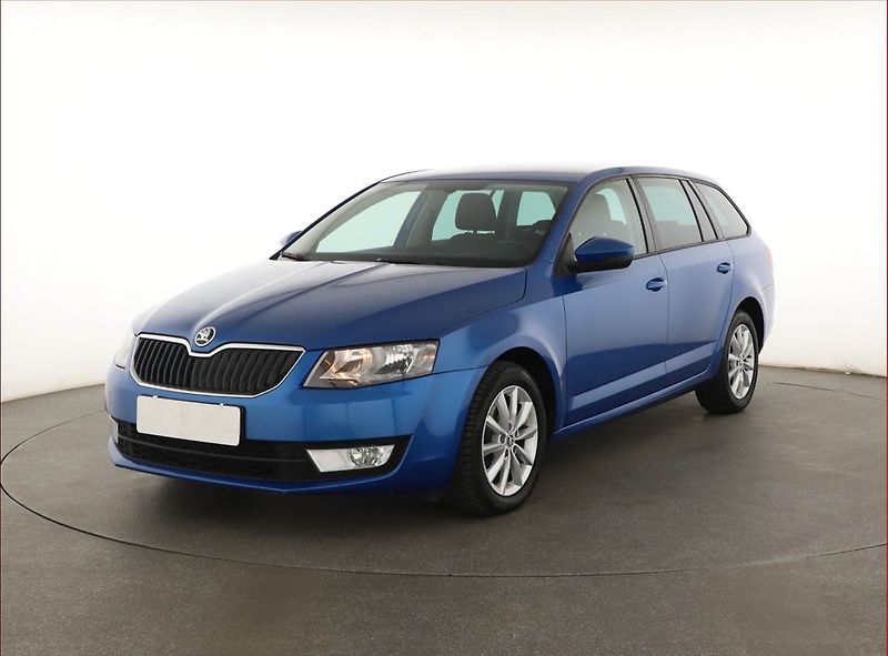 Škoda Octavia (2016) 1.6 TDI, Tempomat - fotka 2 z 16