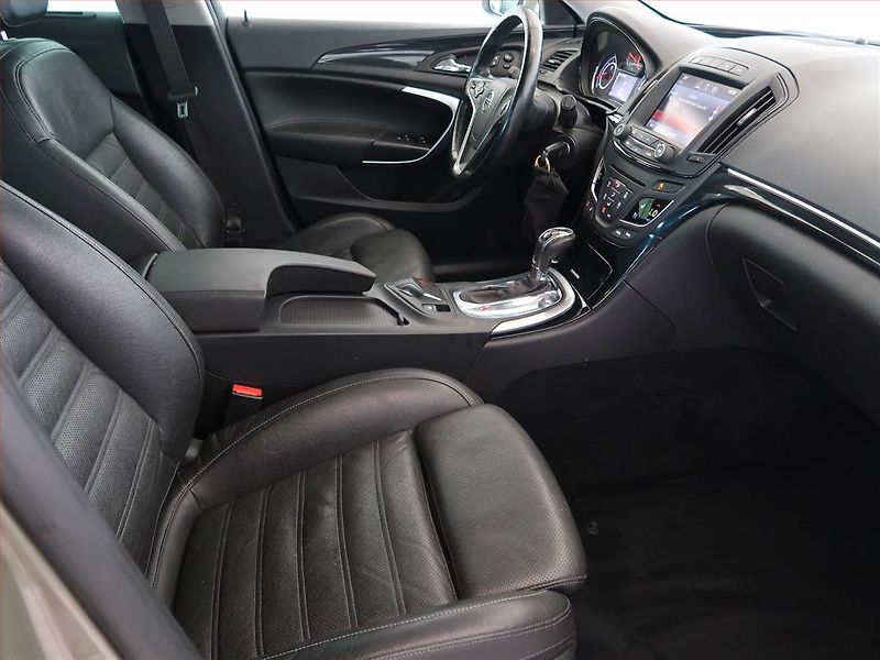 Opel Insignia (2014) 2.0 CDTI, 4X4, Automat, Navi - fotka 9 z 16