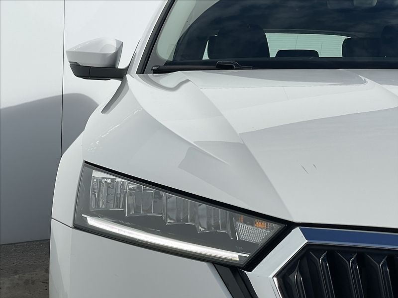 Škoda Octavia 1,5 TSI Combi Ambition Plus - fotka 21 z 23