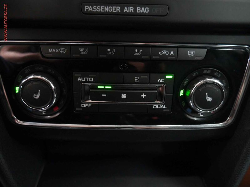 Škoda Superb (2013) 2.0 TDI, ČR, STK6/28 - fotka 17 z 26