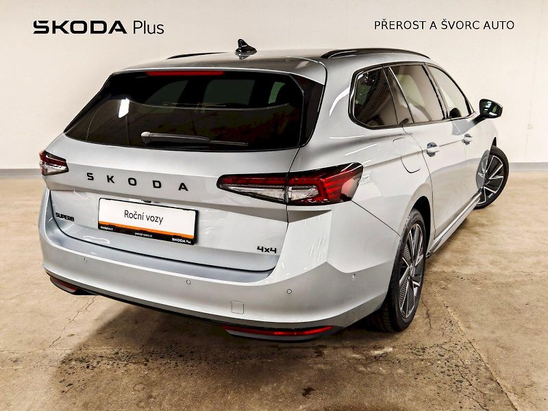 Škoda Superb (2025) Combi 2.0 TDI 142 kW DSG 4x4 S - fotka 2 z 36