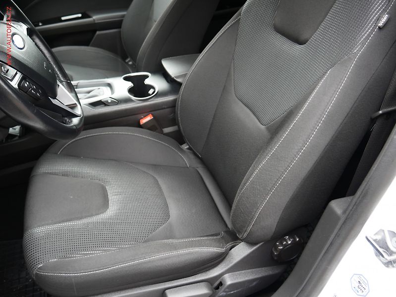 Ford Mondeo (2019) 1.5 EB, AT, navi, LED - fotka 9 z 19