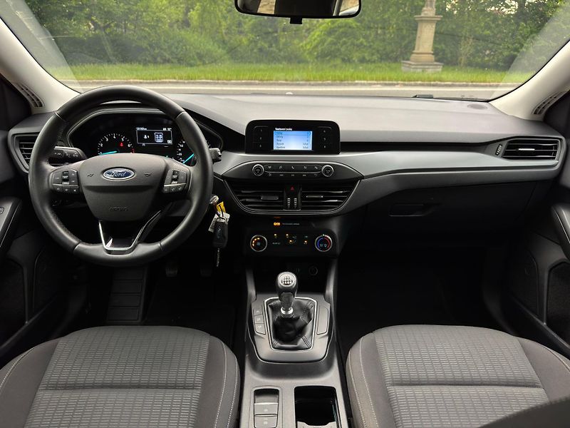 Ford Focus 1.0EB 1.MAJ. ČR DPH SERVISKA - fotka 10 z 21