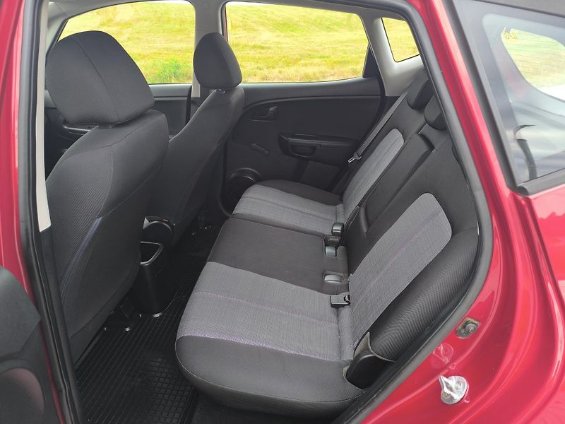 Kia Venga 1.4+LPG SERVISNÍ KN,1.MAJ CZ - fotka 11 z 24