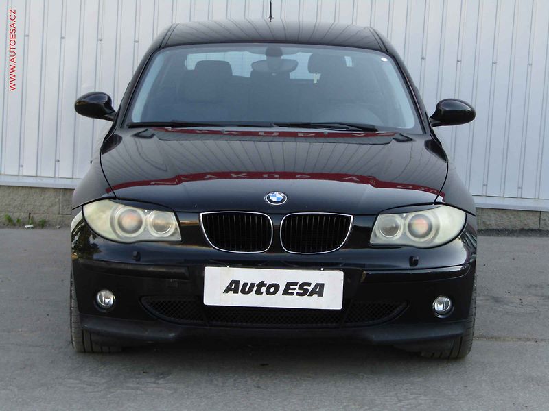 BMW Řada 1 (2007) 2.0 D 118d, AC, xenon - fotka 2 z 14