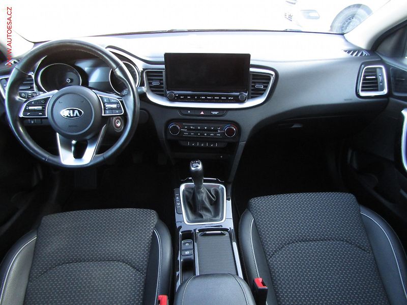 Kia XCeed (2020) 1.4 T-GDi, ČR, LED, navi - fotka 8 z 21