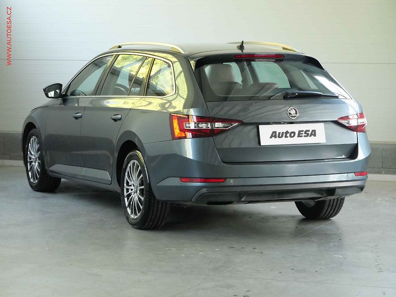 Škoda Superb (2015) 1.6 TDi, DSG, bixen, navi - fotka 6 z 22