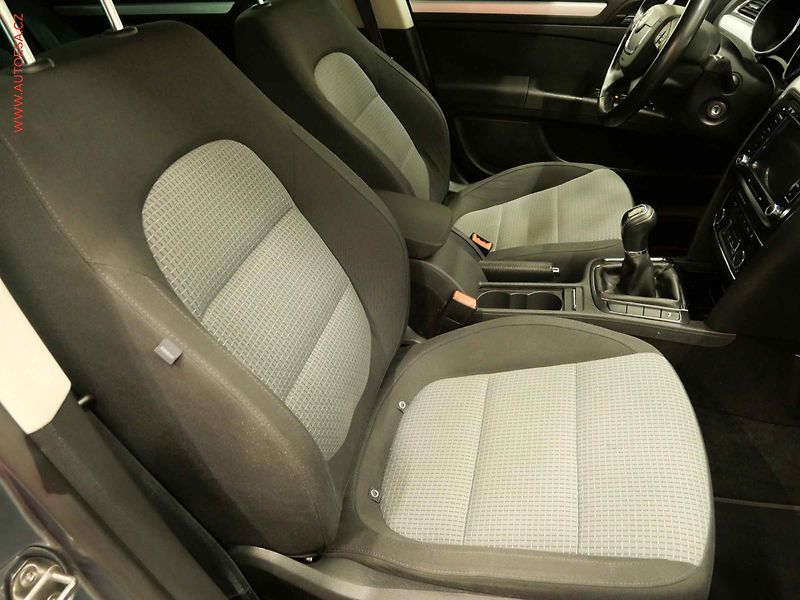 Škoda Superb (2010) 2.0TDI, Xenon, AC - fotka 12 z 22