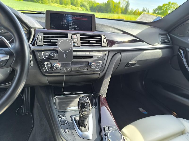 BMW Řada 3 (2014)  335i XDRIVE NOVE CR - fotka 20 z 22