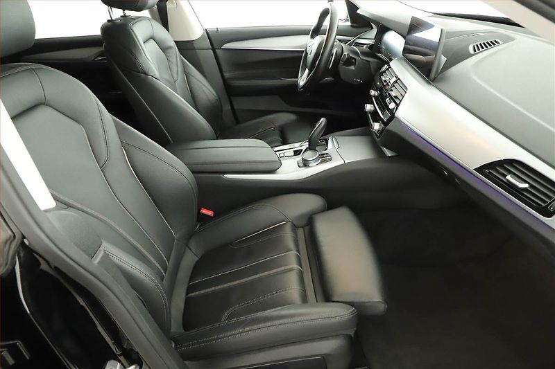 BMW Řada 6 (2022) 640i xDrive GT - fotka 7 z 18