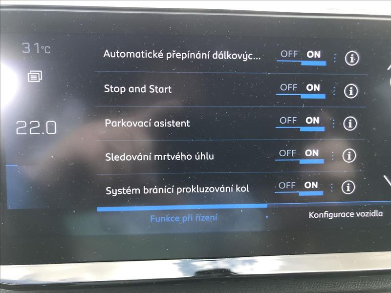 Peugeot 3008 1,5 1.5 BlueHDI 130 EAT8 96kw - fotka 12 z 27