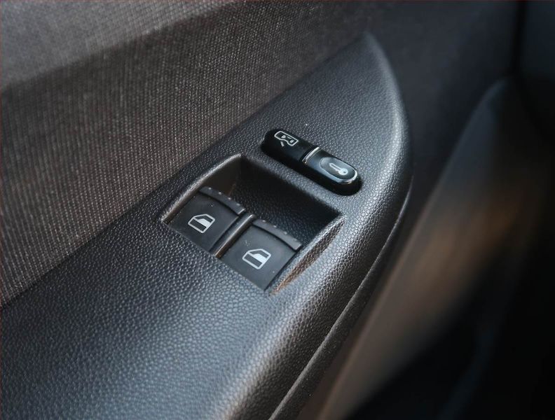 Škoda Fabia (2002) 1.4, po STK, udržované - fotka 14 z 14