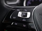 Volkswagen Touran 1,8 TSI 132kW DSG R-Line 7míst - náhled 23