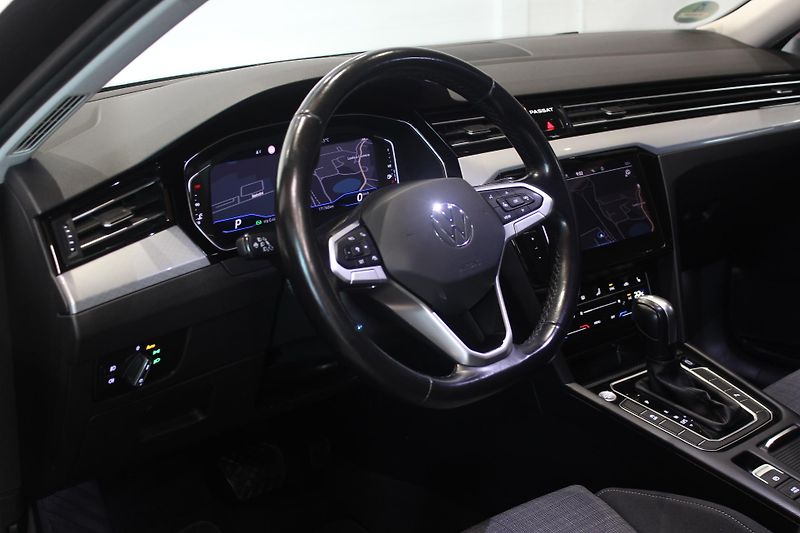 Volkswagen Passat (2021) 2.0TDI DSG Display LED - fotka 14 z 34
