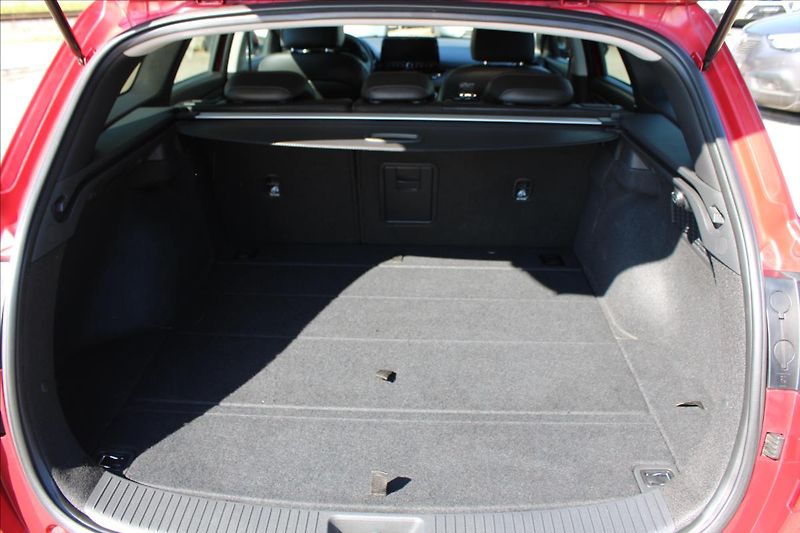 Hyundai i30 1,5 TGDI  1MAJ,AT,STYLE,ZÁRUKA - fotka 13 z 31