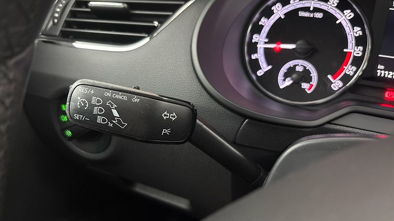Škoda Octavia 1.6 TDI Ambition Combi - fotka 14 z 23