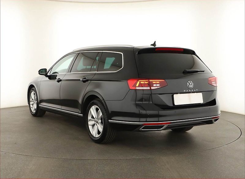 Volkswagen Passat (2022) 2.0 TDI - fotka 4 z 20