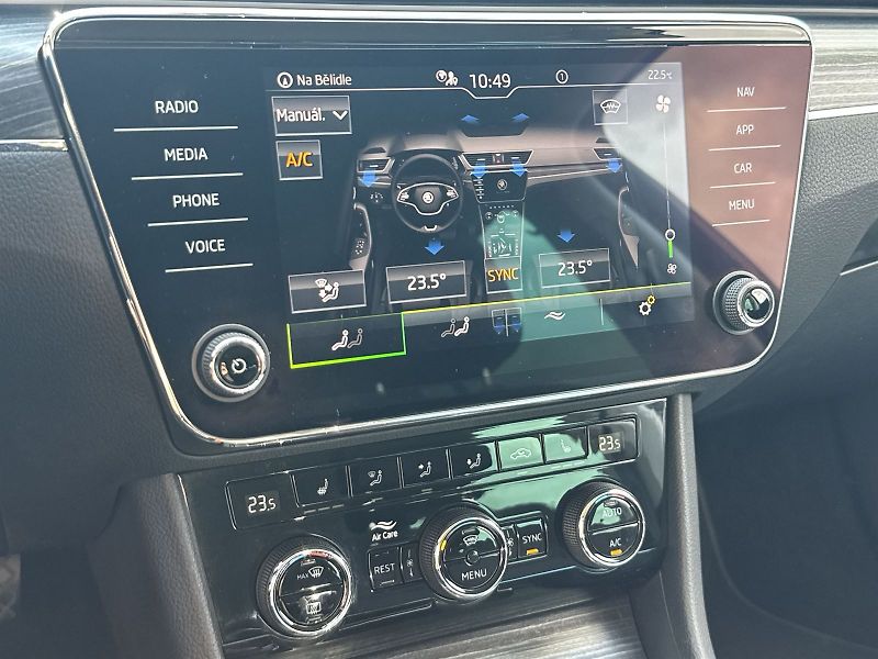 Škoda Superb (2022) Combi 2.0 TDI DSG Style - fotka 23 z 34