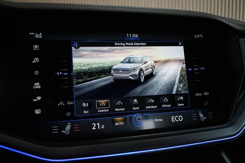 Volkswagen Touareg 3.0TDI R-LINE*TAŽNÉ*WEBASTO*ČR - fotka 26 z 49