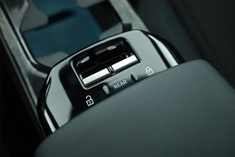 Volvo EX30 (2024) 51kWh Single Motor, SoH 97% - fotka 12 z 18