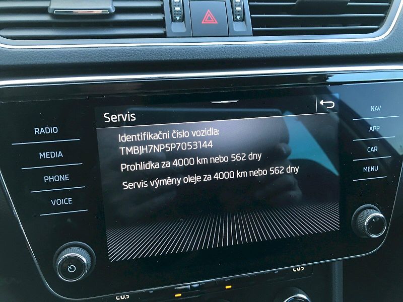 Škoda Superb (2023) COM STY TD 110/2.0 A7F - fotka 23 z 27