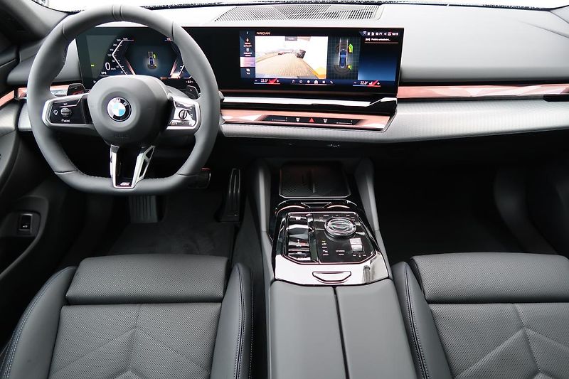 BMW Řada 5 520i - fotka 4 z 6