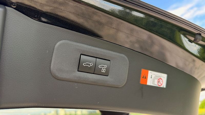 Lexus NX 450h plus 450H+ 2,5 PHEV PRESTIGE - fotka 23 z 25