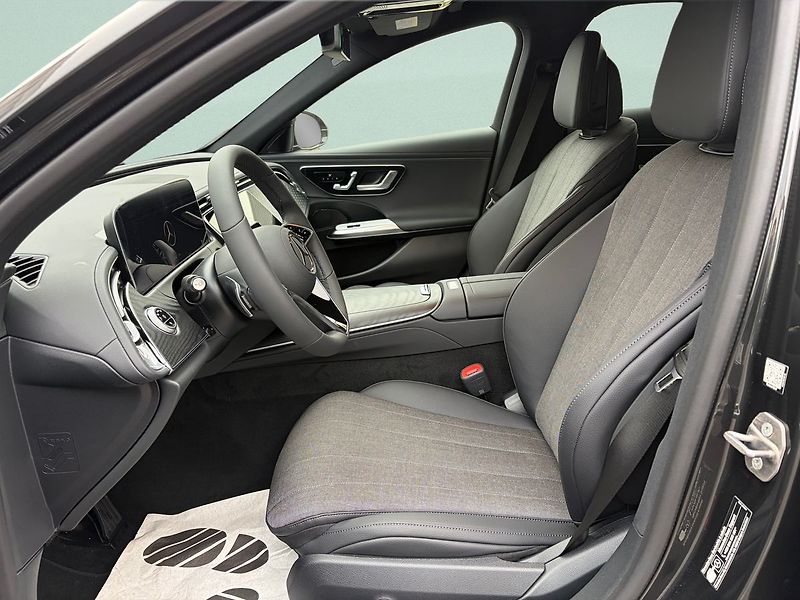 Mercedes-Benz Třídy E E 220 d 4MATIC - fotka 14 z 16