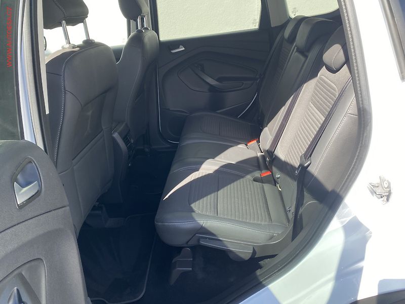Ford Kuga (2018) 2.0 TDCi AWD, Titanium, +ALU - fotka 10 z 18