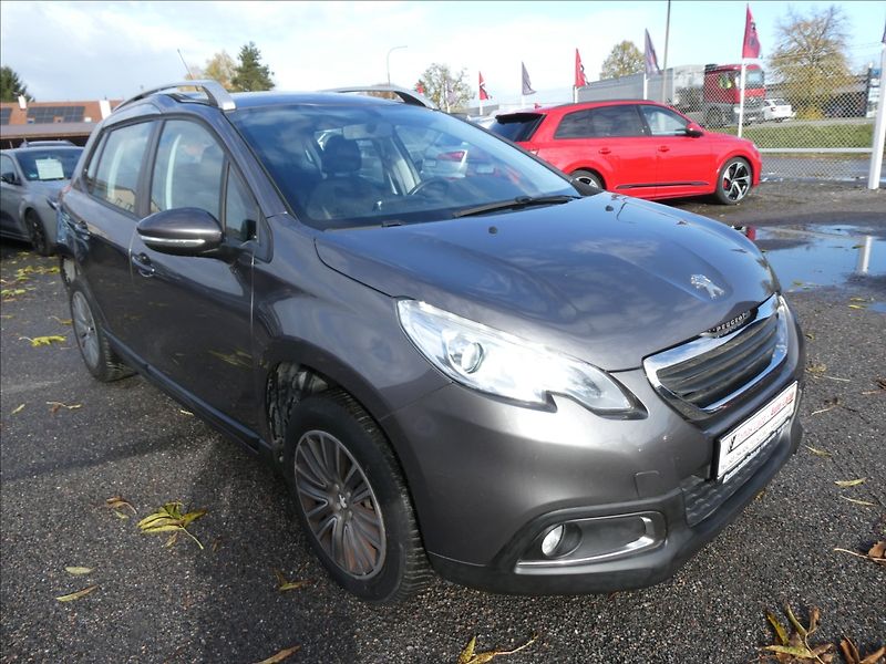 Peugeot 2008 1,2 PureTech 60kW - fotka 1 z 38