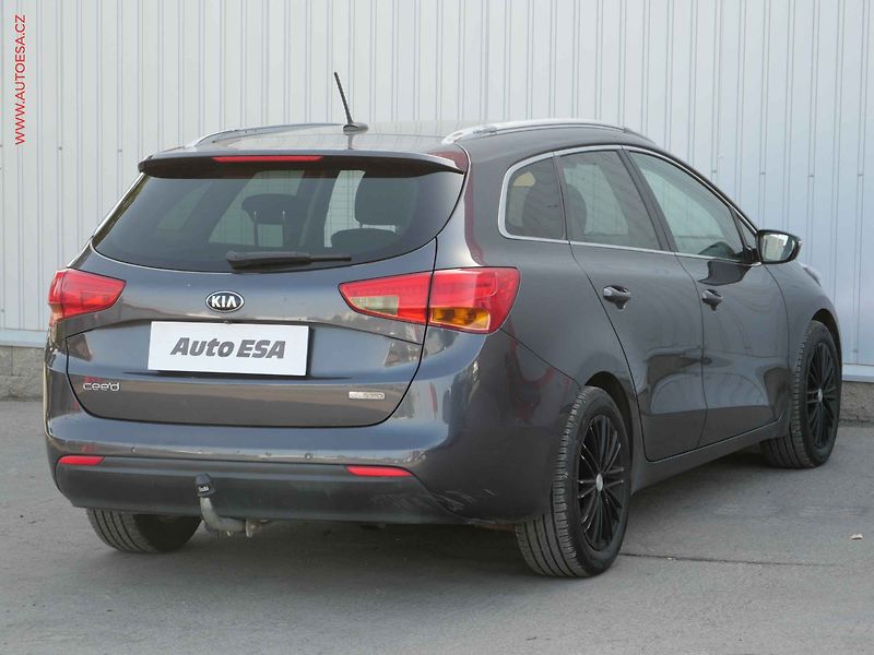 Kia Ceed (2014) 1.6 GDi - fotka 4 z 18