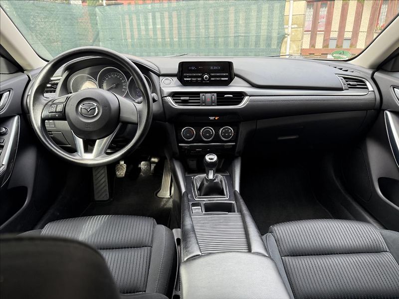 Mazda 6 2,0 - fotka 14 z 22