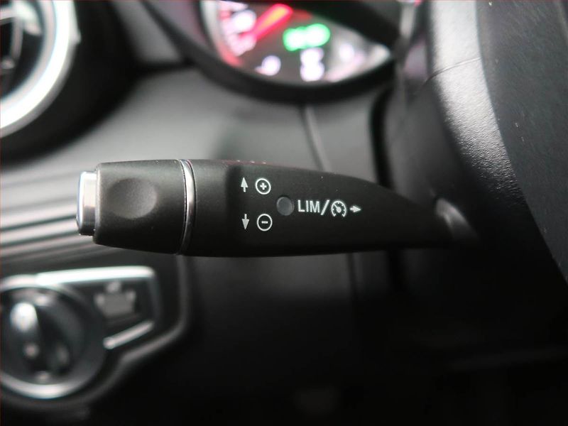 Mercedes-Benz Třídy C (2017) C 180 d, Navi, Tempomat - fotka 20 z 20