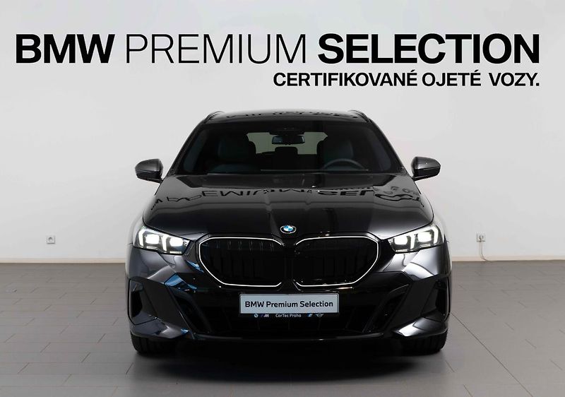 BMW Řada 5 540d xDrive Touring - fotka 3 z 20