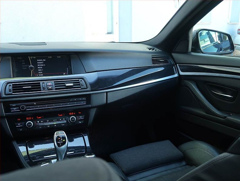 BMW Řada 5 (2012) 520d, Automat, Serv.kniha - fotka 8 z 20