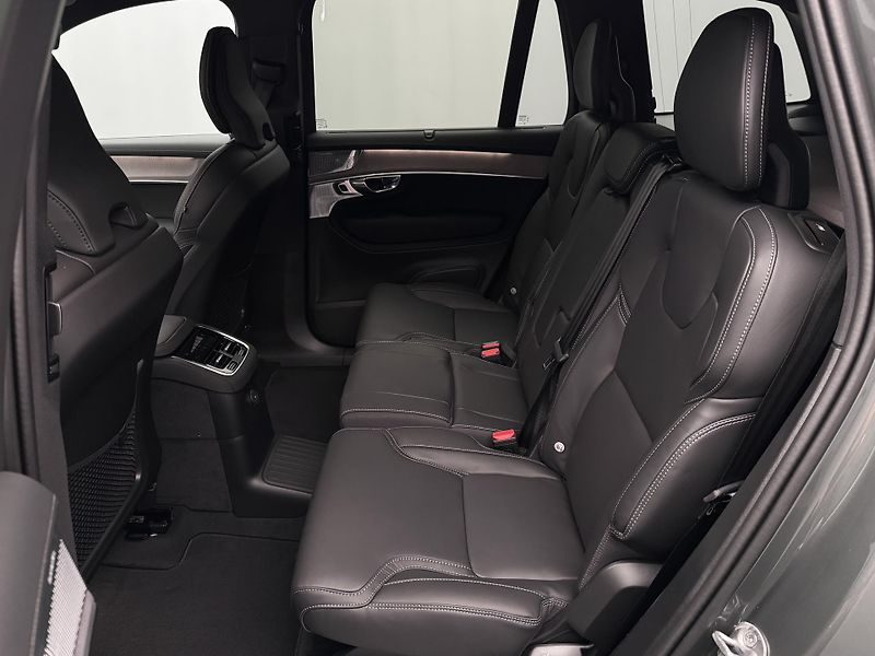 Volvo XC90 (2026) T8 AWD RECHARGE DARK PLUS 7m - fotka 6 z 27