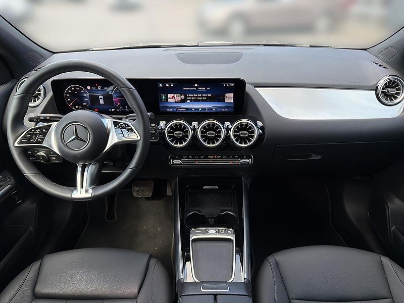Mercedes-Benz GLA 200 d 4MATIC - fotka 11 z 16