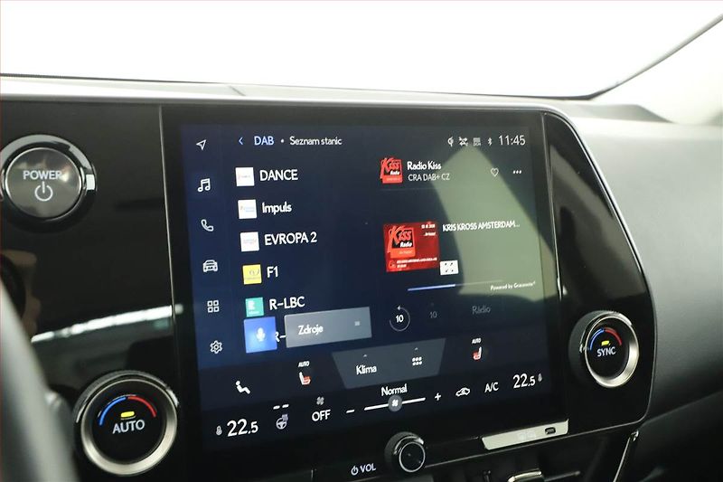 Lexus NX 200t (2024) 350h - fotka 12 z 16