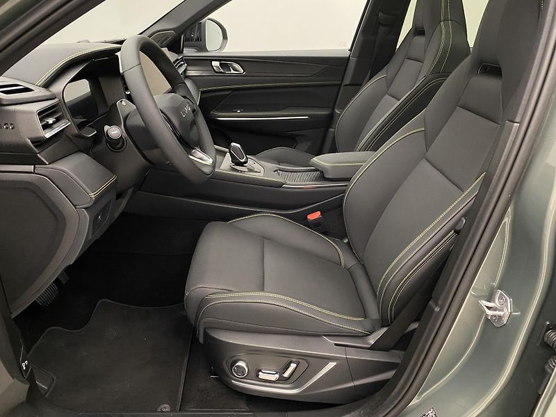 Lynk & Co 01 MORE PHEV AUT CZ 1.maj - fotka 3 z 95