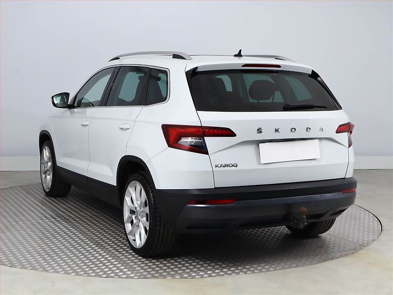 Škoda Karoq (2019) Style 1.5 TSI, Automat, Navi - fotka 4 z 24