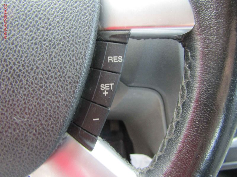 Ford Focus (2007) 1.6i, ČR, AC - fotka 16 z 16