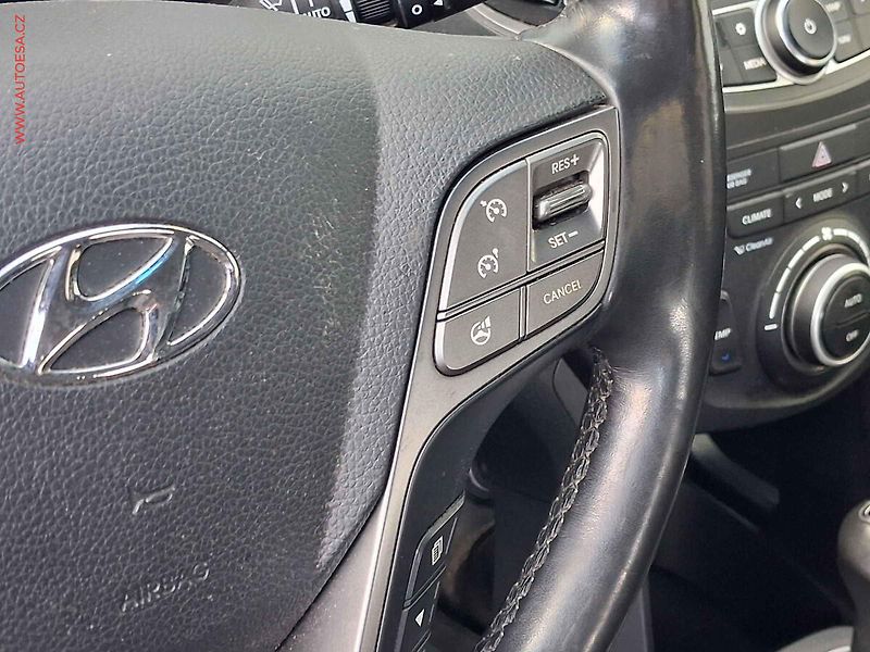 Hyundai Santa Fe (2015) 2.2 CRDi 4x4, Premium, AT - fotka 15 z 23