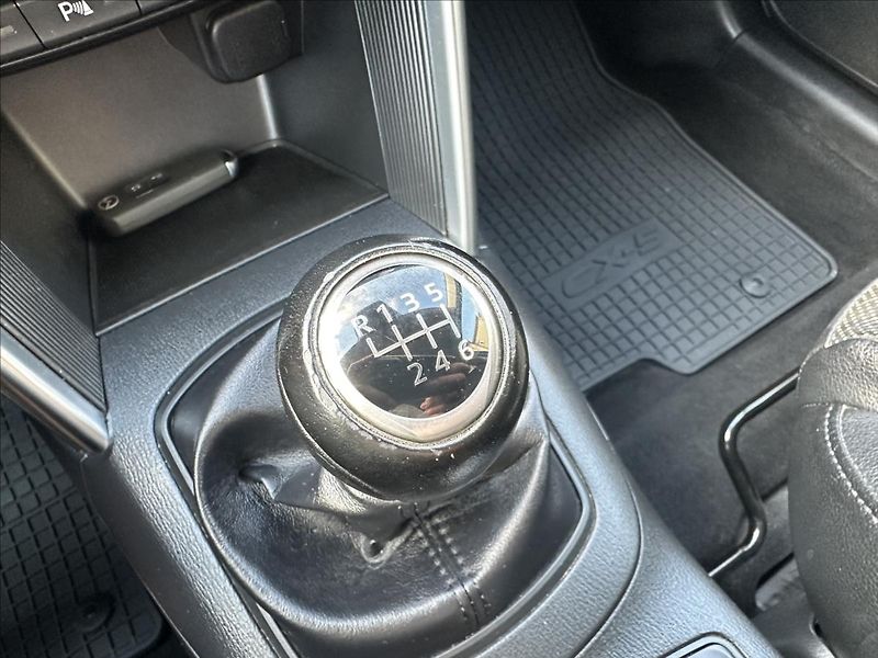 Mazda CX-5 2,0 Sports-Line 4x4 - fotka 19 z 35