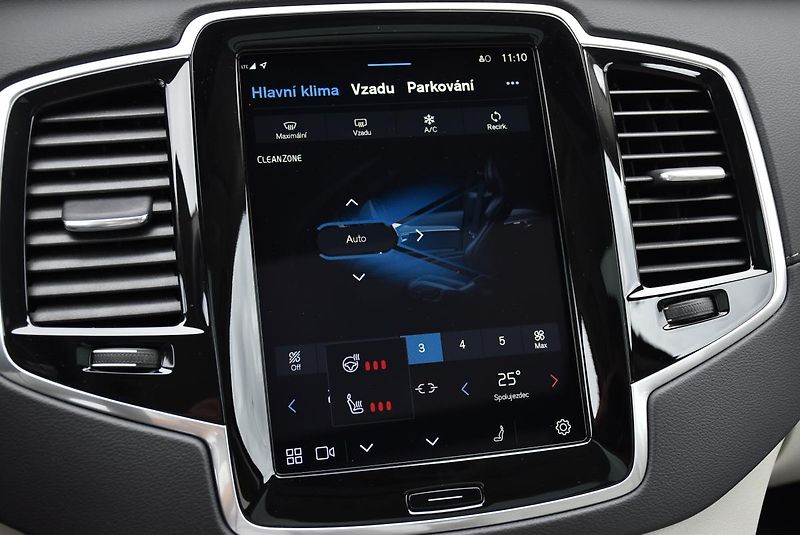 Volvo XC90 B5 AWD ULTIMATE 1.maj. B&W  - fotka 19 z 31
